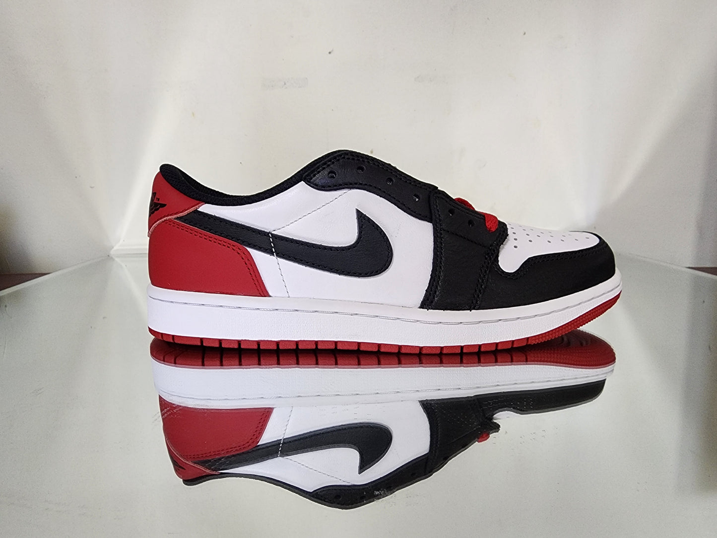 Jordan 1 Black toe