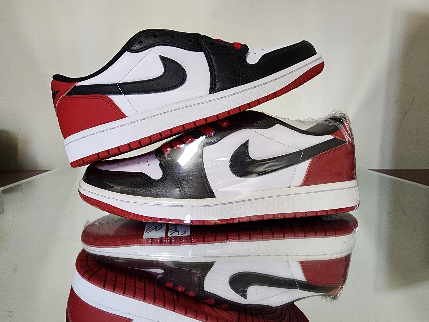 Jordan 1 Black toe