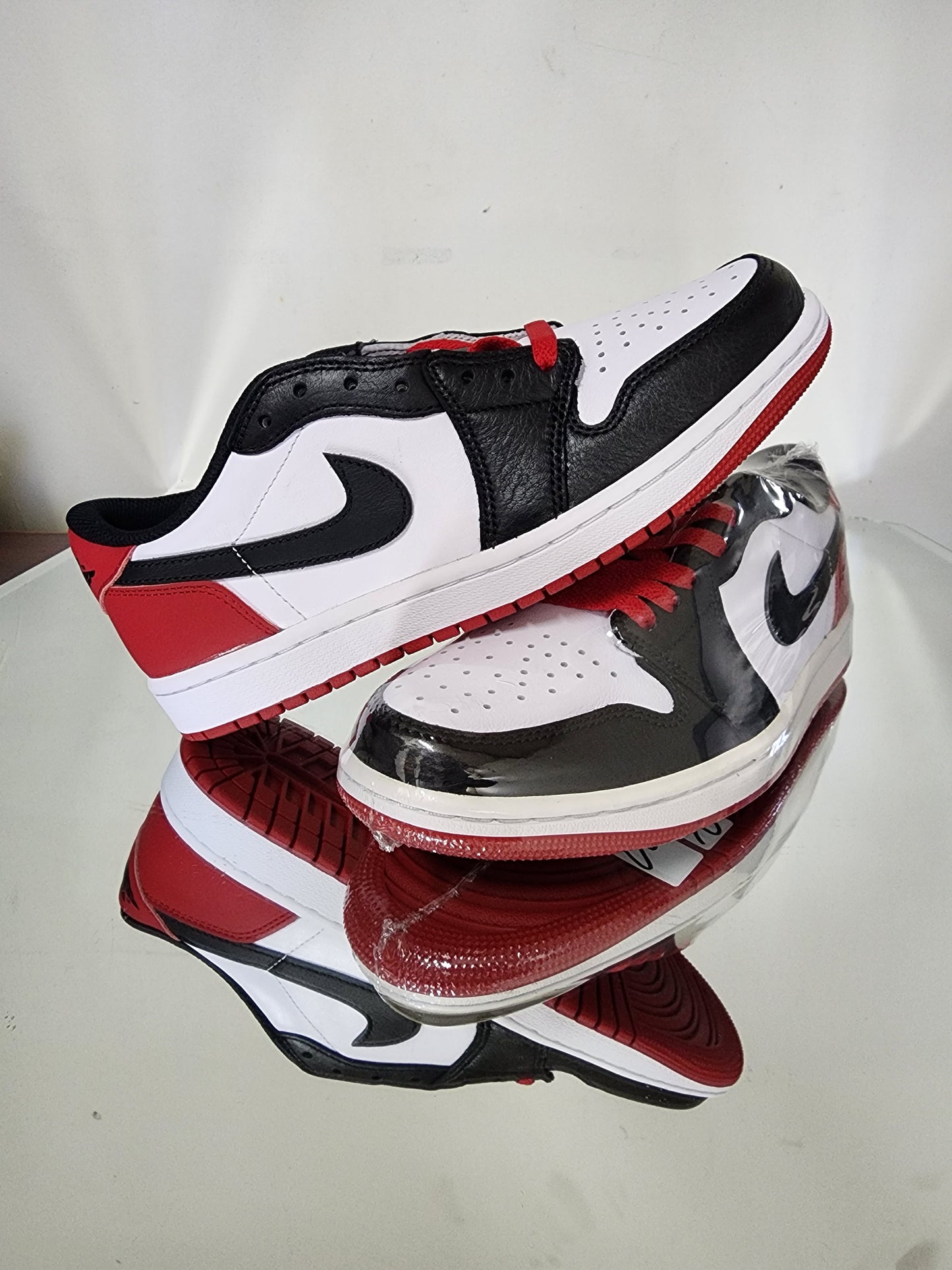 Jordan 1 Black toe