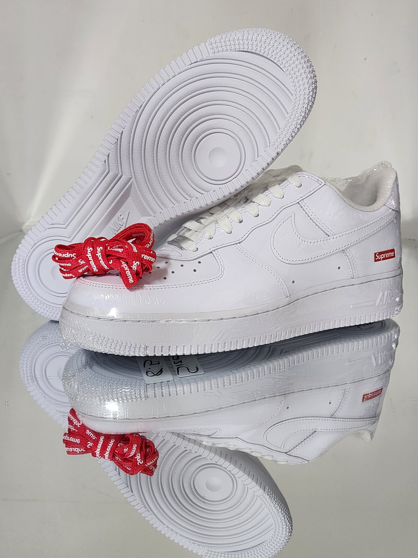 NIKE SUPREME AIR FORCE