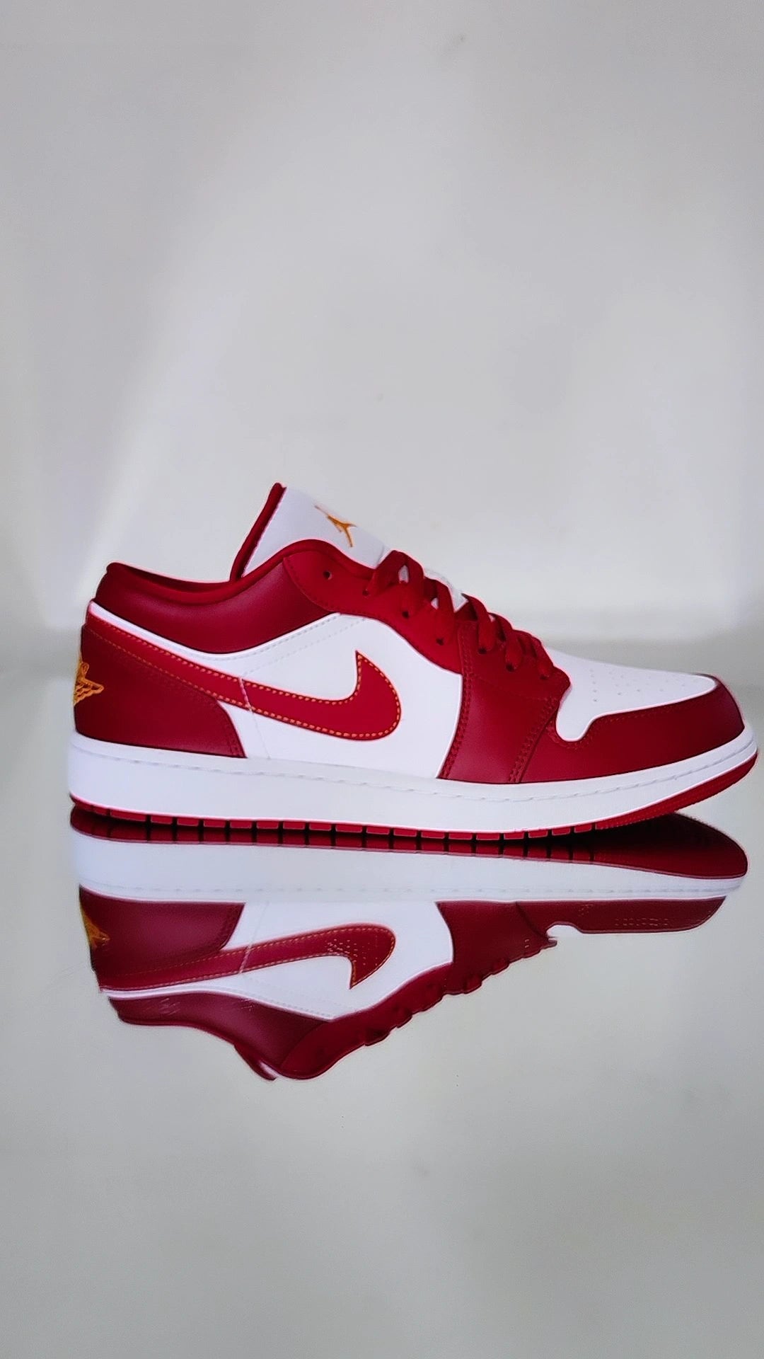 Jordan 1 Low Cardinal Red