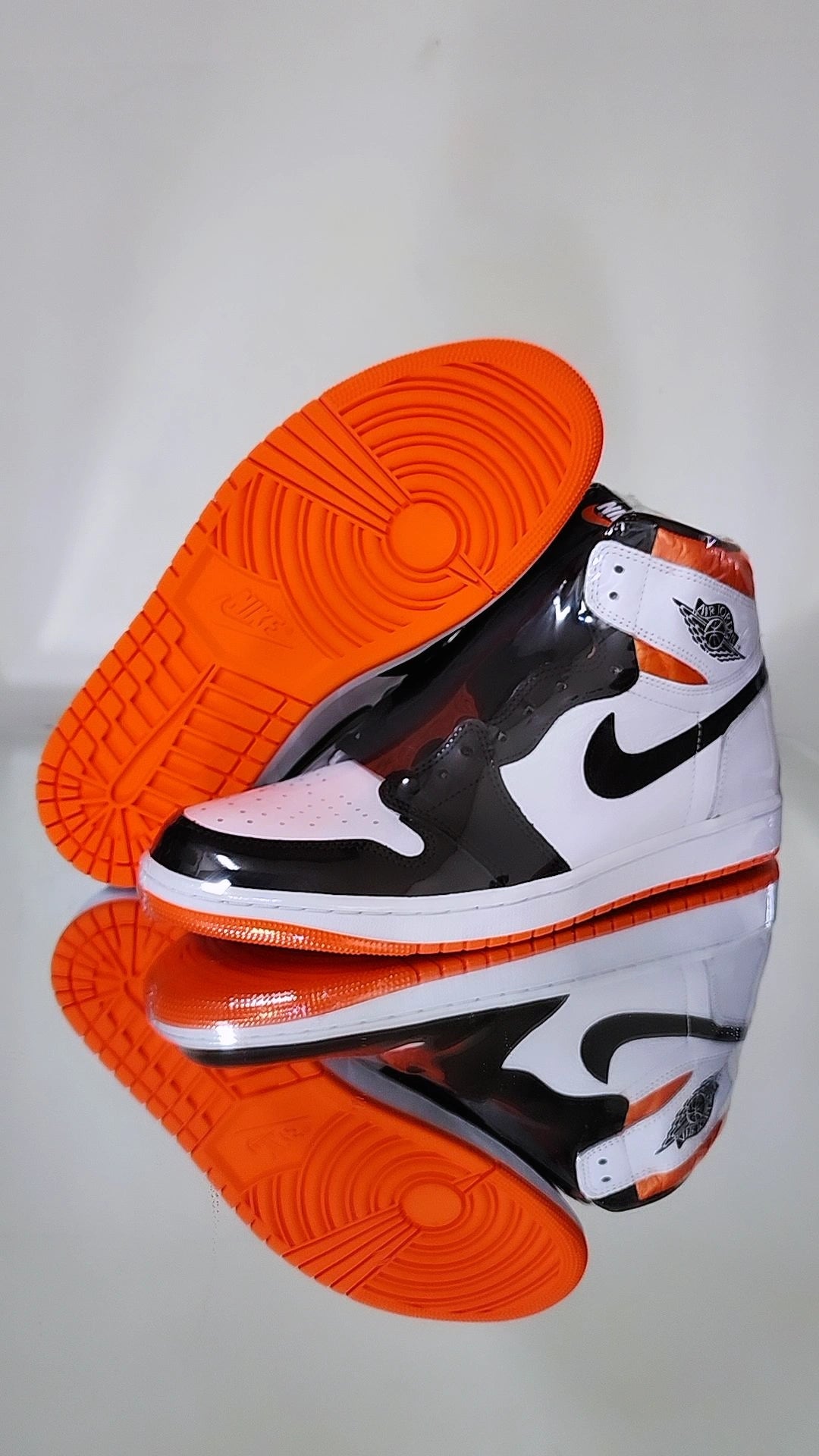 Jordan 1 High Electro Orange