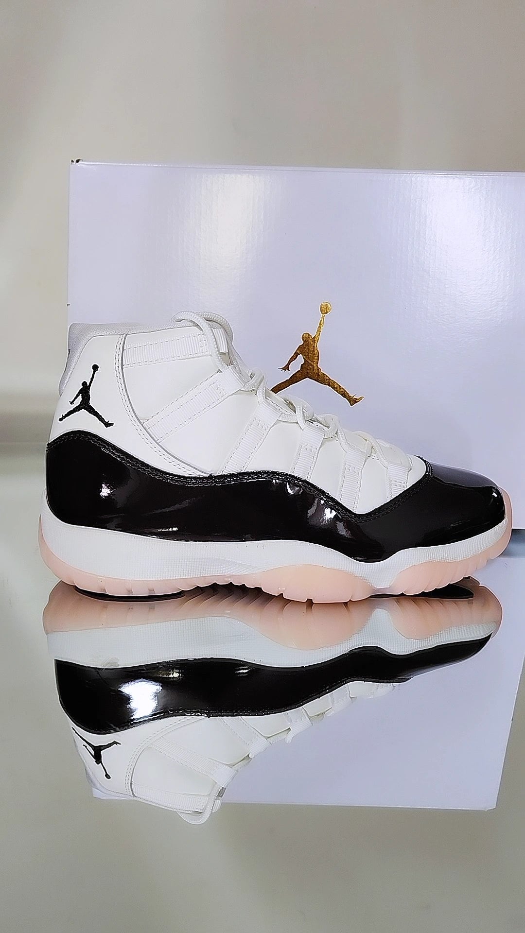 Jordan 11 NEAPOLITAN