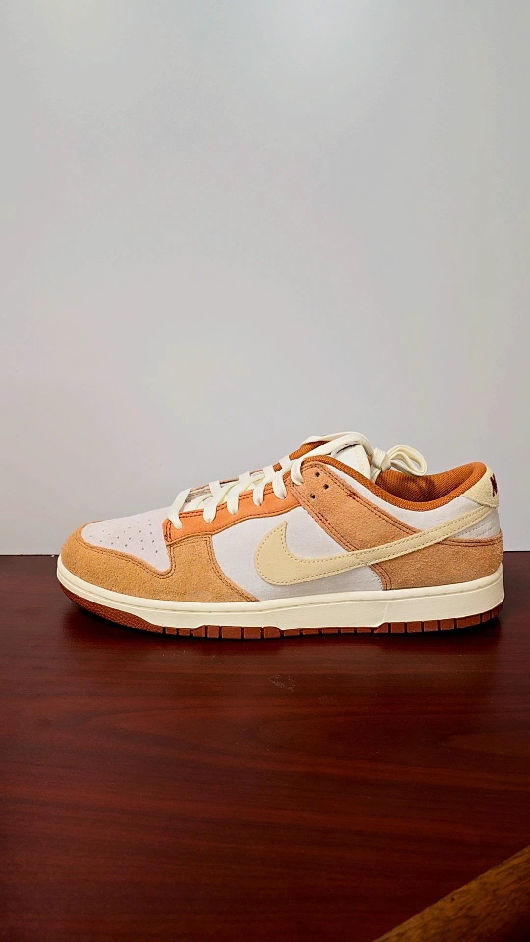 Nike Dunk Low Medium Curry